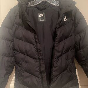 Nike boys puffer sz medium (10)